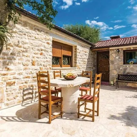Three Bedroom With Pool *