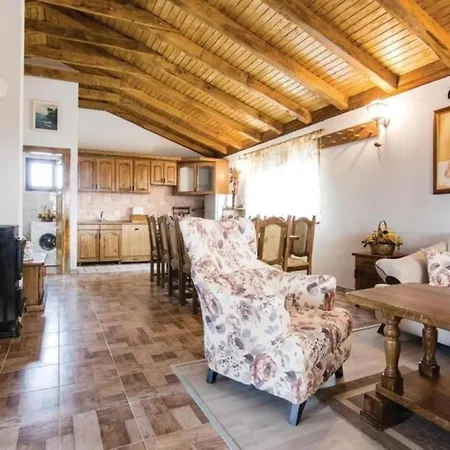 Three Bedroom With Pool Casa de Férias Stankovci (Zadar)