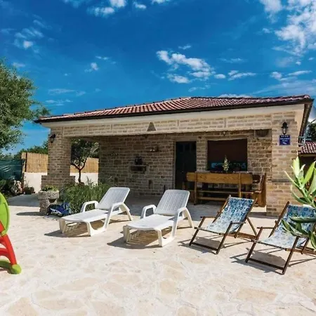 Three Bedroom With Pool Stankovci (Zadar)