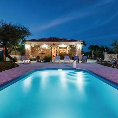 Three Bedroom With Pool * Stankovci (Zadar)